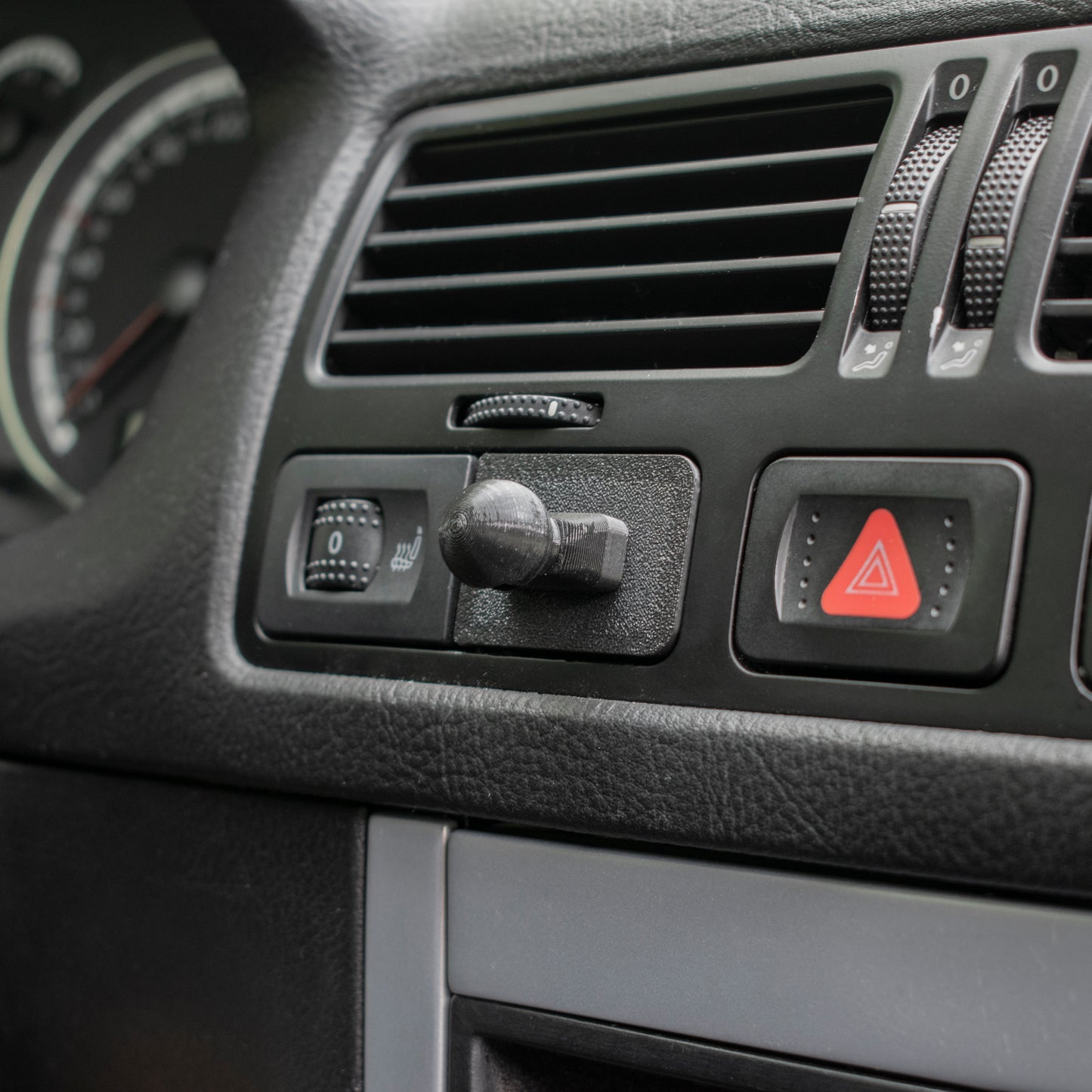 Uchwyt na telefon do Golf 4 / Bora