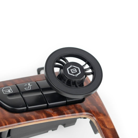 Magnetyczny uchwyt na telefon do Mercedes W203 / W209