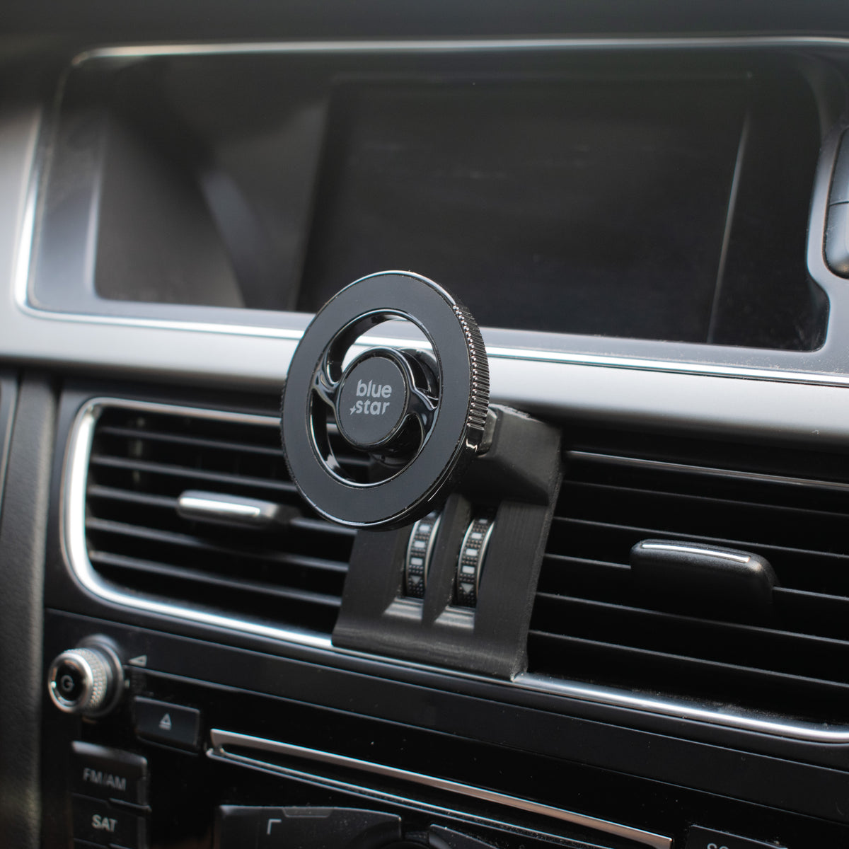 Magnetische Handyhalterung für Audi A4 B8 / A5 8T 2008 - 2015