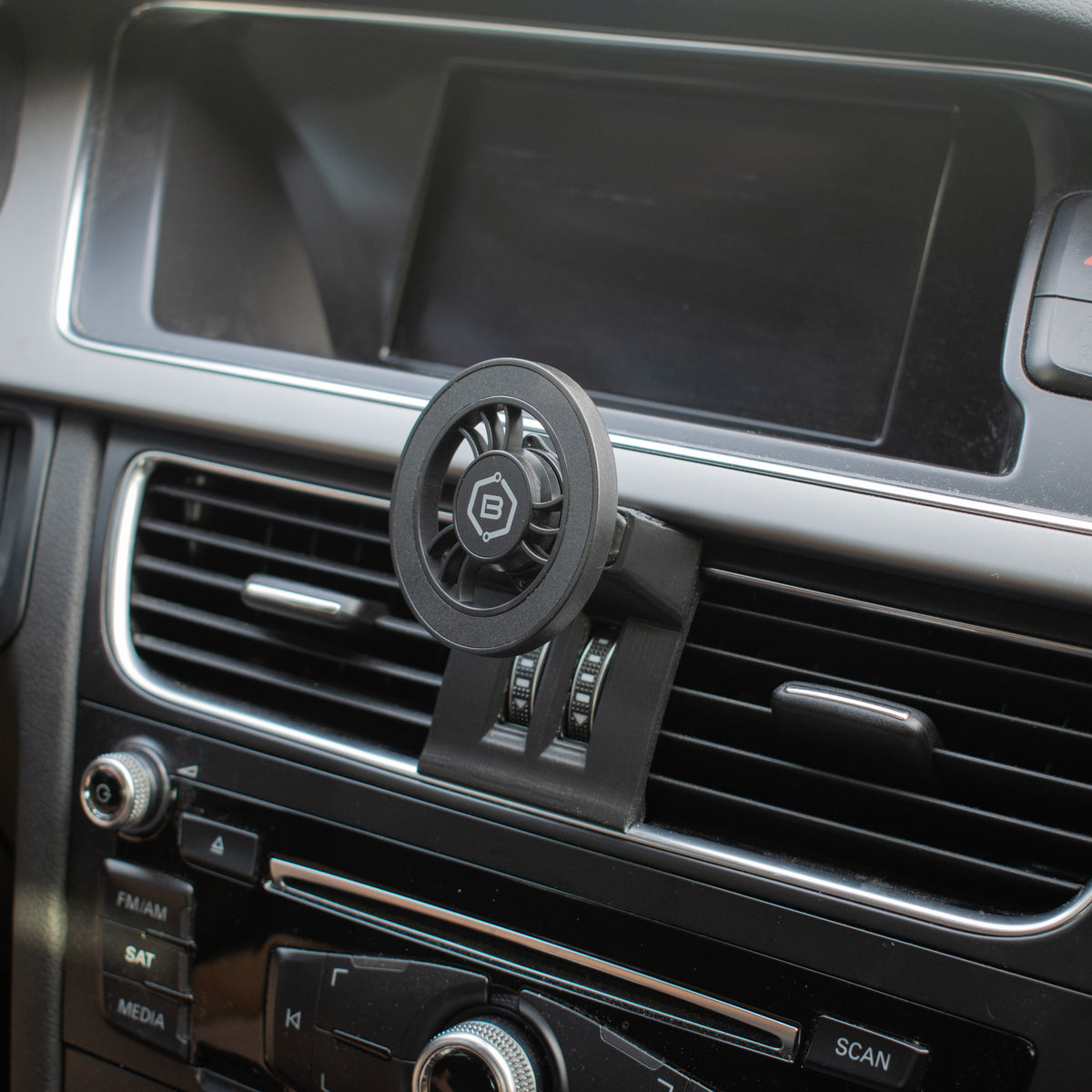 Magnetische Handyhalterung für Audi A4 B8 / A5 8T 2008 - 2015